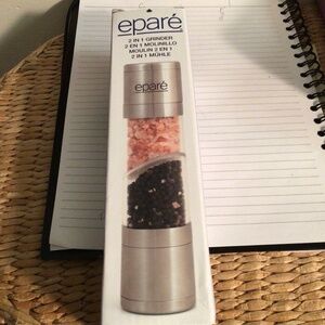 NWT epare 2 in 1 grinder